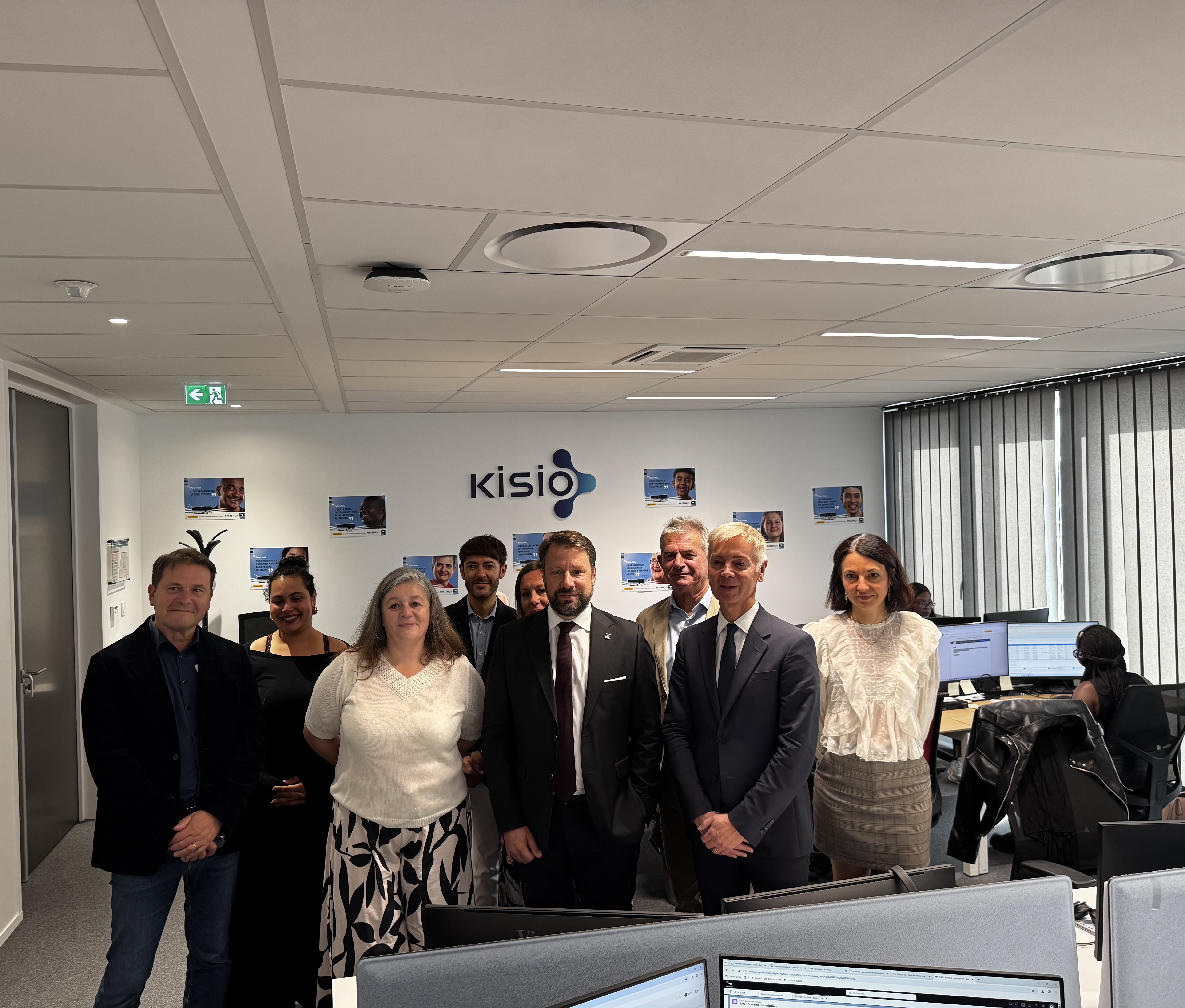 Visite du Président de Région à la centrale d'appel BreizhGo