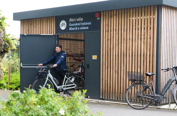 Abris vélos en gare
